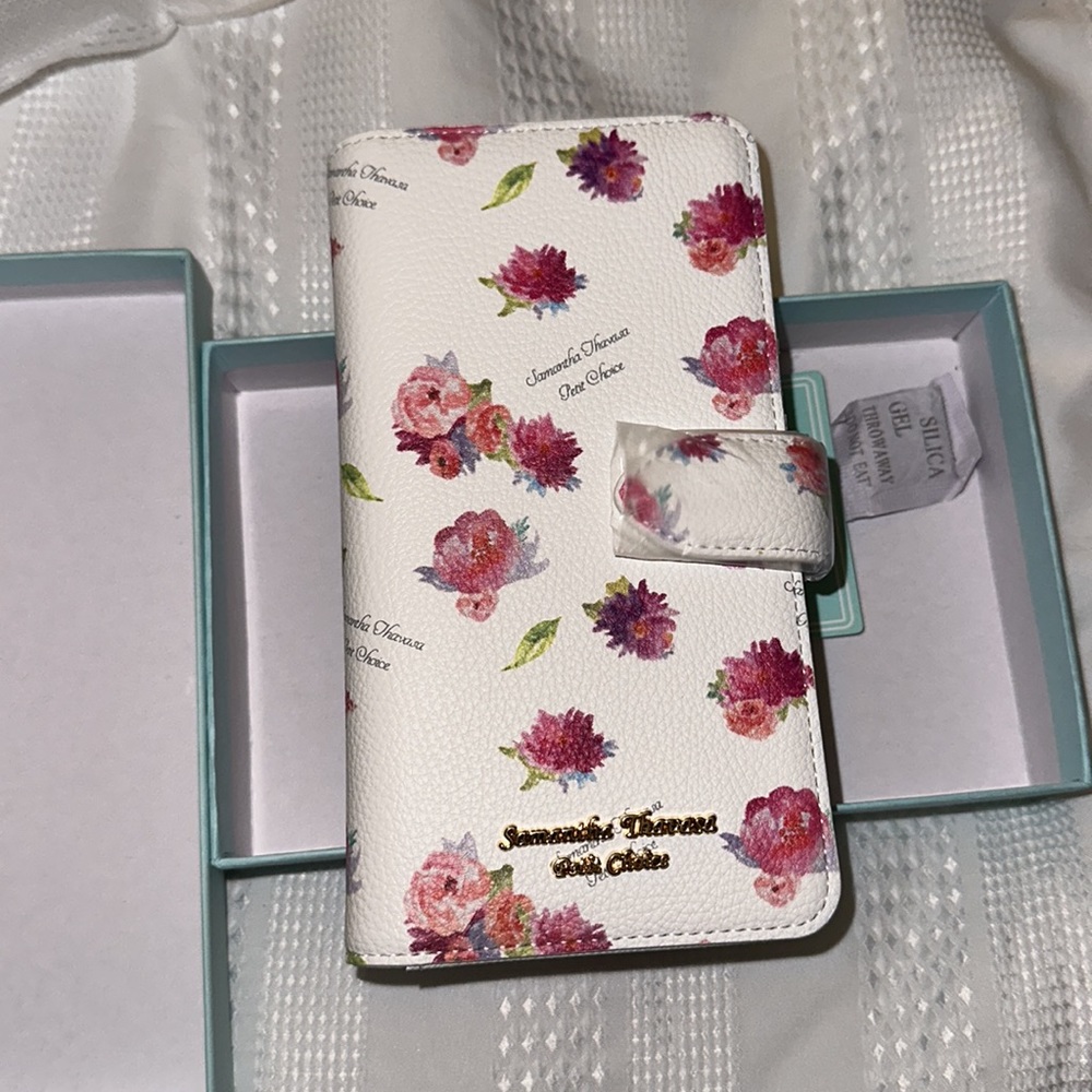 Samantha Thavasa Petit Choice wallet phone case